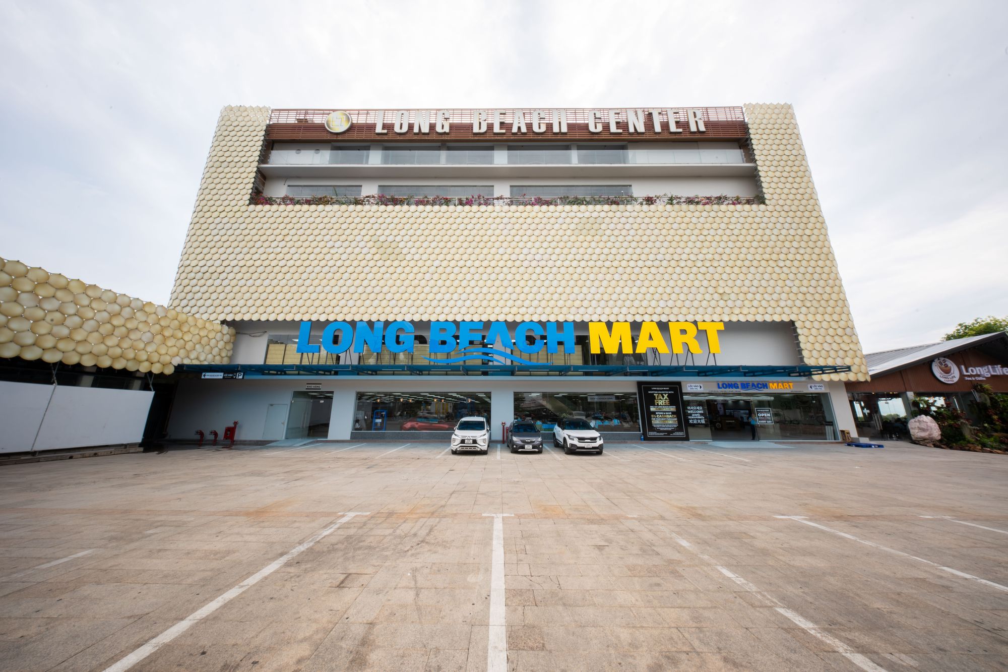 Long Beach Mart đi vào hoạt động